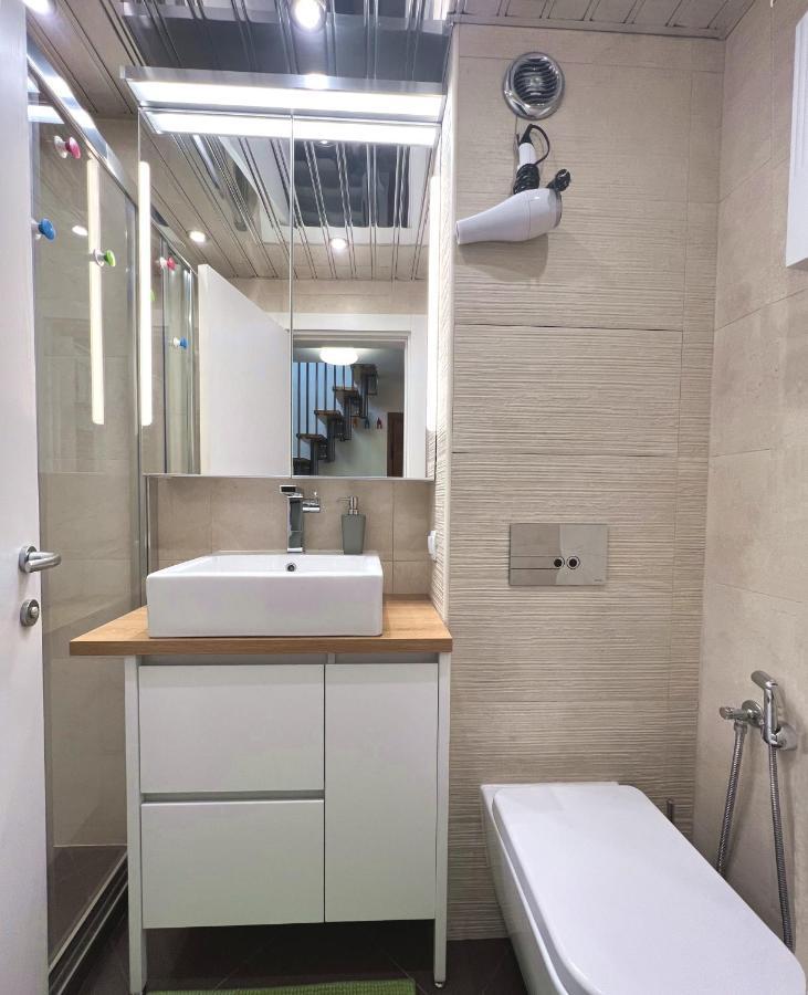 Unique Luxurious Jacuzzi Penthouse Duplex In City Center! 2 Baths! Free Parking! โซเฟีย ภายนอก รูปภาพ