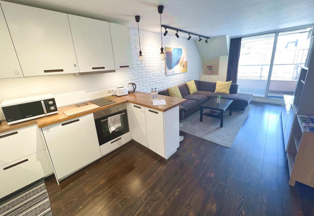 Unique Luxurious Jacuzzi Penthouse Duplex In City Center! 2 Baths! Free Parking! โซเฟีย ภายนอก รูปภาพ