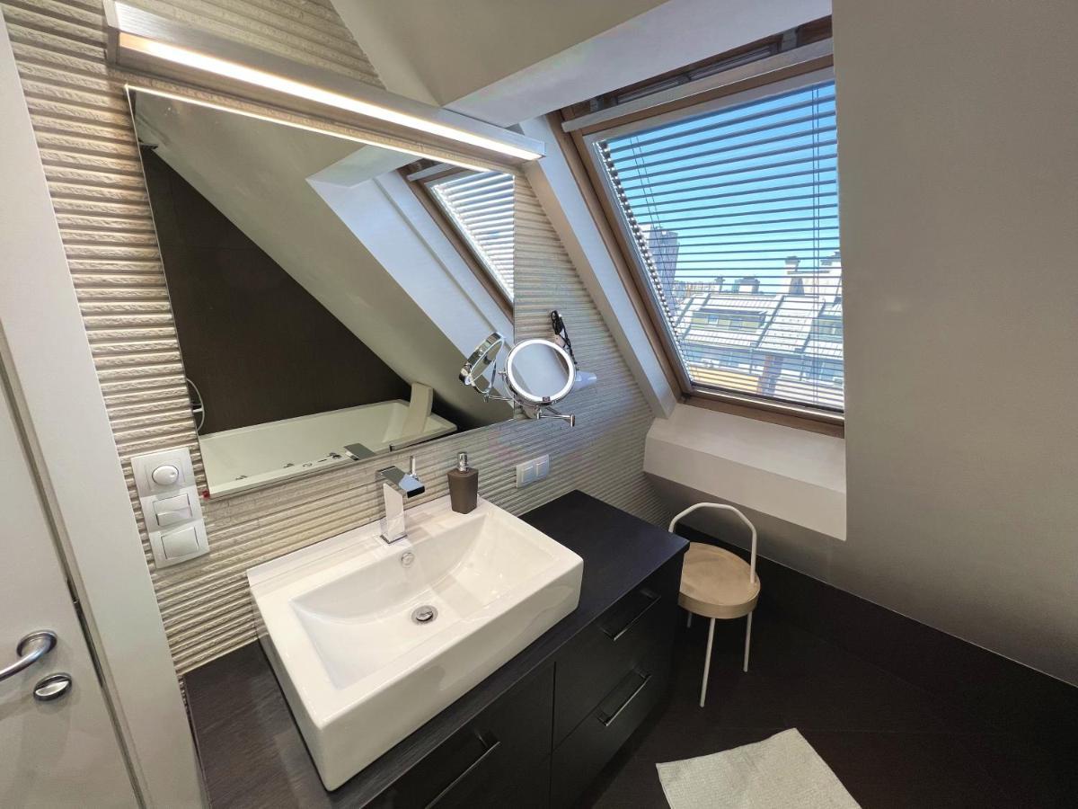 Unique Luxurious Jacuzzi Penthouse Duplex In City Center! 2 Baths! Free Parking! โซเฟีย ภายนอก รูปภาพ