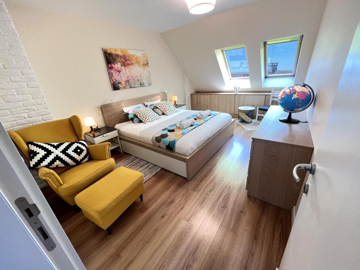 Unique Luxurious Jacuzzi Penthouse Duplex In City Center! 2 Baths! Free Parking! โซเฟีย ภายนอก รูปภาพ