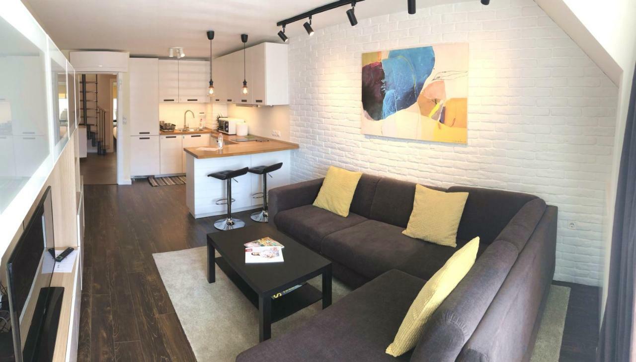 Unique Luxurious Jacuzzi Penthouse Duplex In City Center! 2 Baths! Free Parking! โซเฟีย ภายนอก รูปภาพ